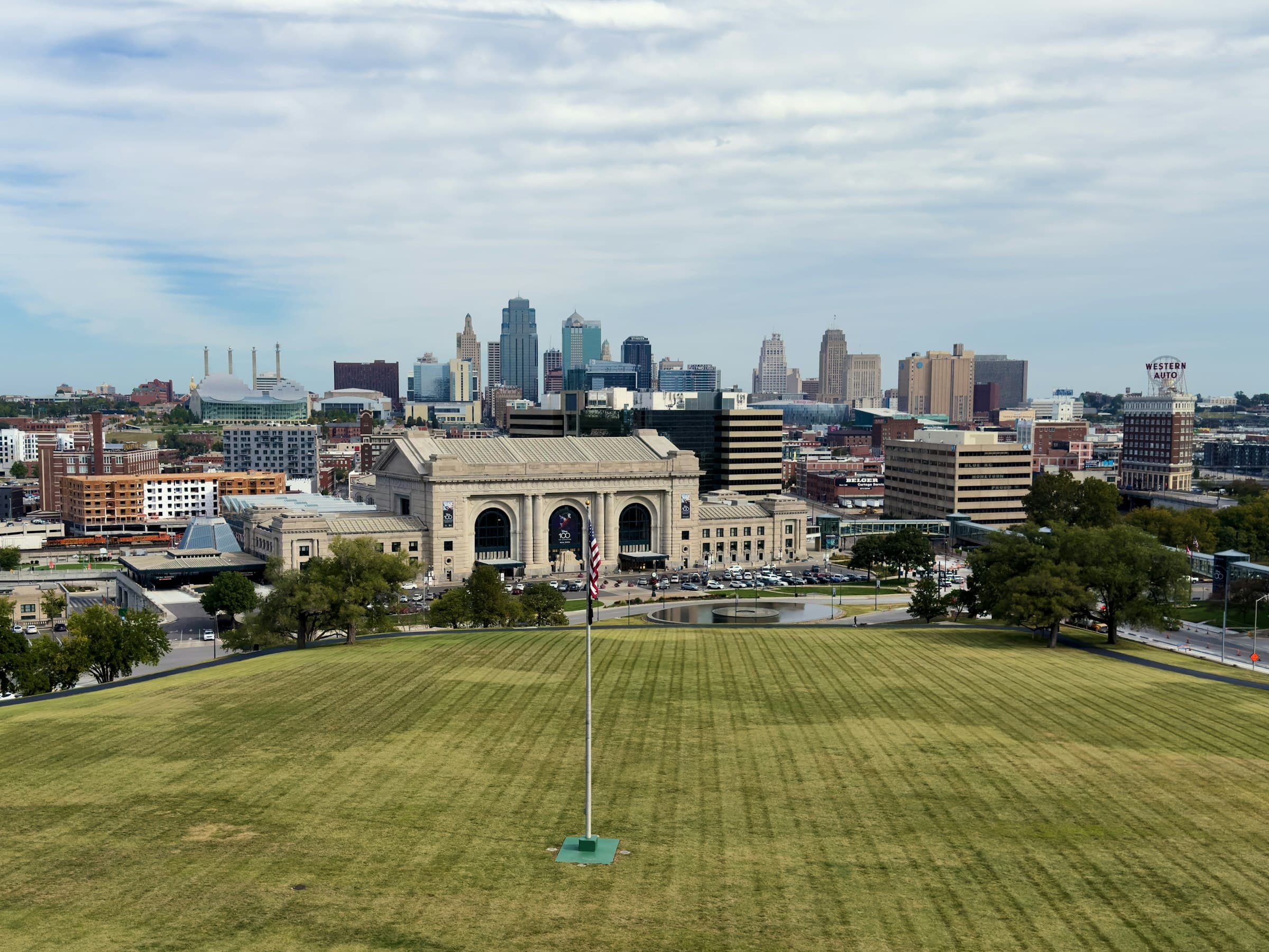 Kansas City skyline with Union Station in the foreground